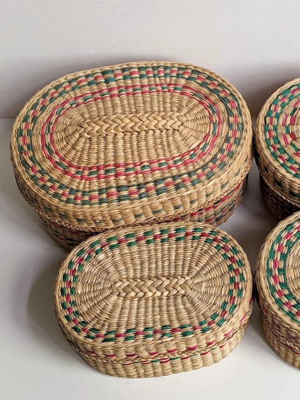 Vtg Sweet Grass Oval Nesting / Stacking Baskets Small Lidded Storage Boxes Set